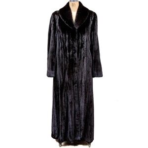 Carolina Herrera Dark Brown Long Fur Coat – Collared, Full Length ❄️✨